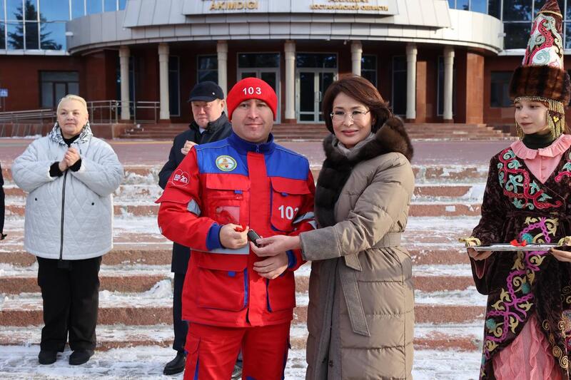 В КОСТАНАЙСКОЙ ОБЛАСТИ ОБНОВЛЕН АВТОПАРК СКОРОЙ ПОМОЩИ: ВРУЧЕНЫ КЛЮЧИ ОТ 50 НОВЫХ РЕАНИМОБИЛЕЙ