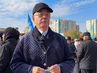 Государственный флаг в честь Дня Республики торжественно подняли в Караганде