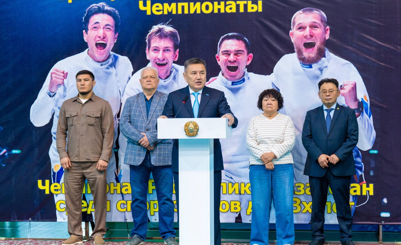 В ВКО стартовал чемпионат Казахстана по фехтованию среди молодёжи