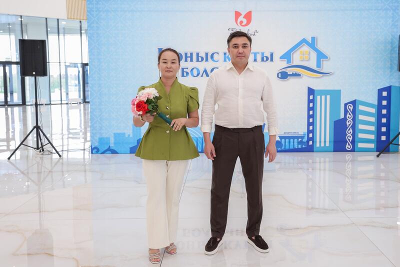 НОВЫЕ КВАРТИРЫ, НОВЫЕ ПЕРСПЕКТИВЫ: В ШЫМКЕНТЕ СЕМЬЯМ ВРУЧИЛИ КЛЮЧИ