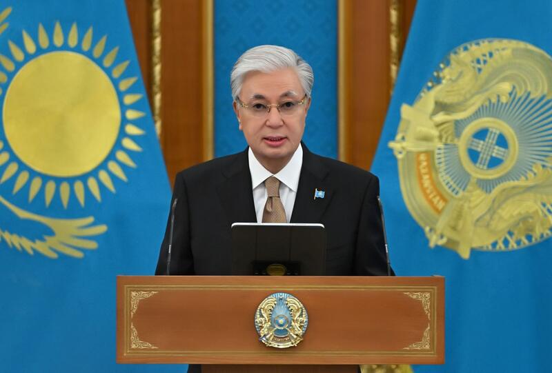 ГЛАВА ГОСУДАРСТВА ВРУЧИЛ КЛЮЧИ ОТ КВАРТИР МОЛОДЫМ УЧЕНЫМ