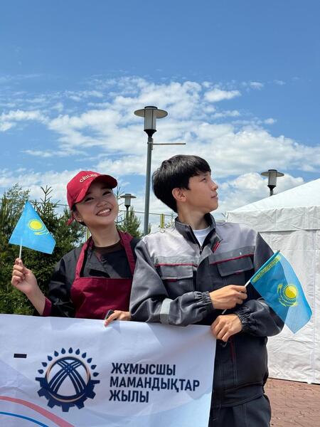 Год рабочих профессий: велопробег «От Алтая до Урала» дошел до Астаны