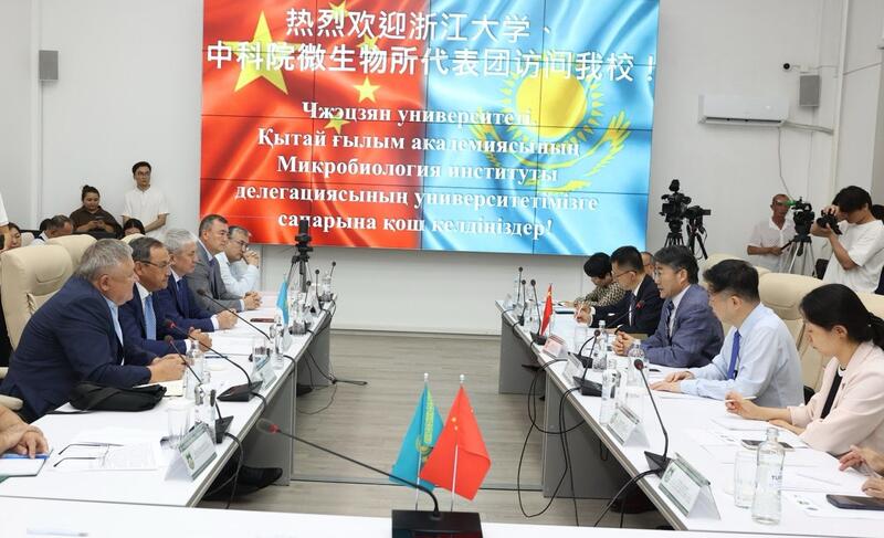 Казахстан и Китай открыли международную лабораторию в сфере биологической безопасности