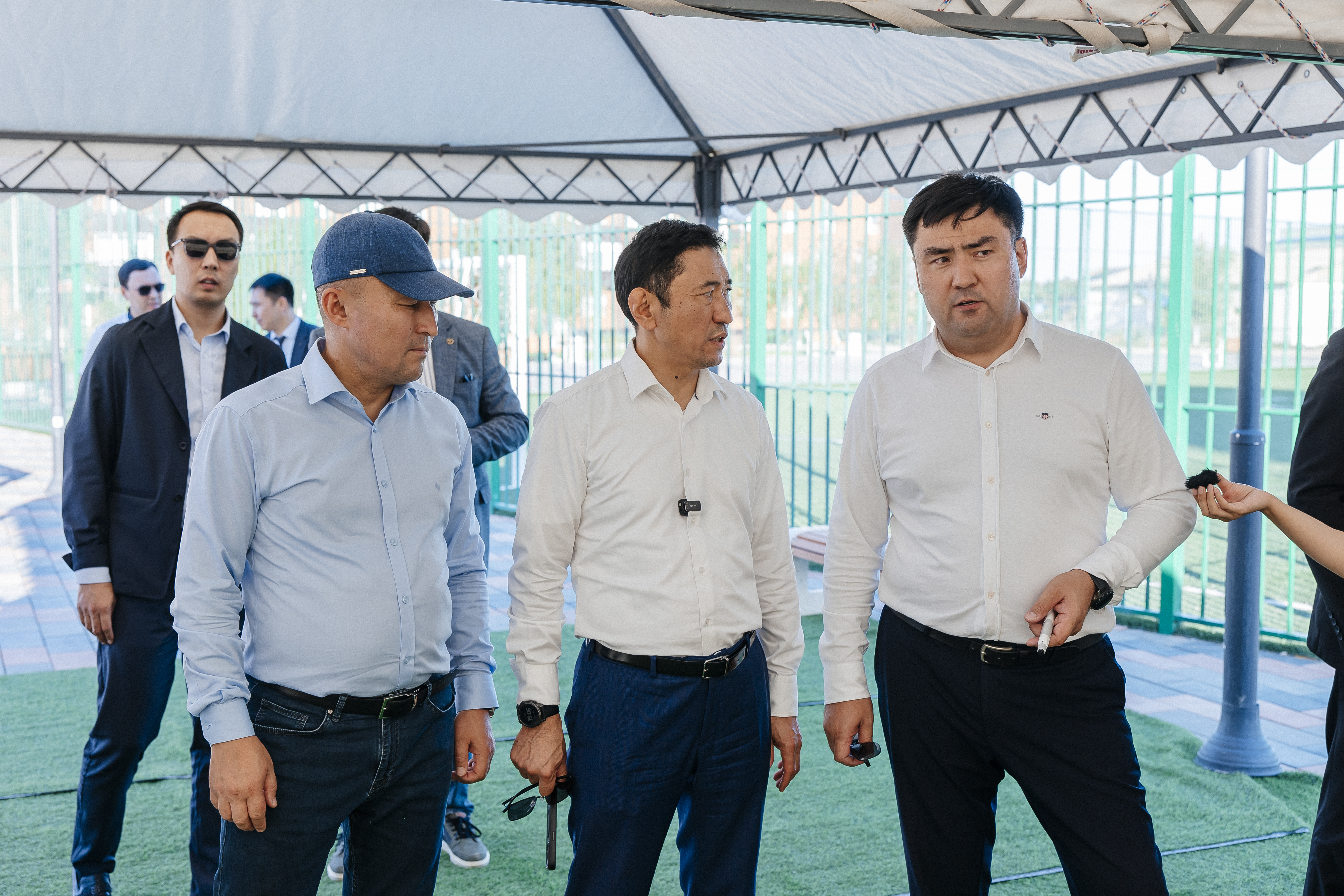 Болат Акчулаков проинспектировал проблемные объекты Макатского района