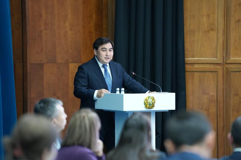 Председатель АДГС провел мотивационную лекцию для госслужащих корпуса «А»