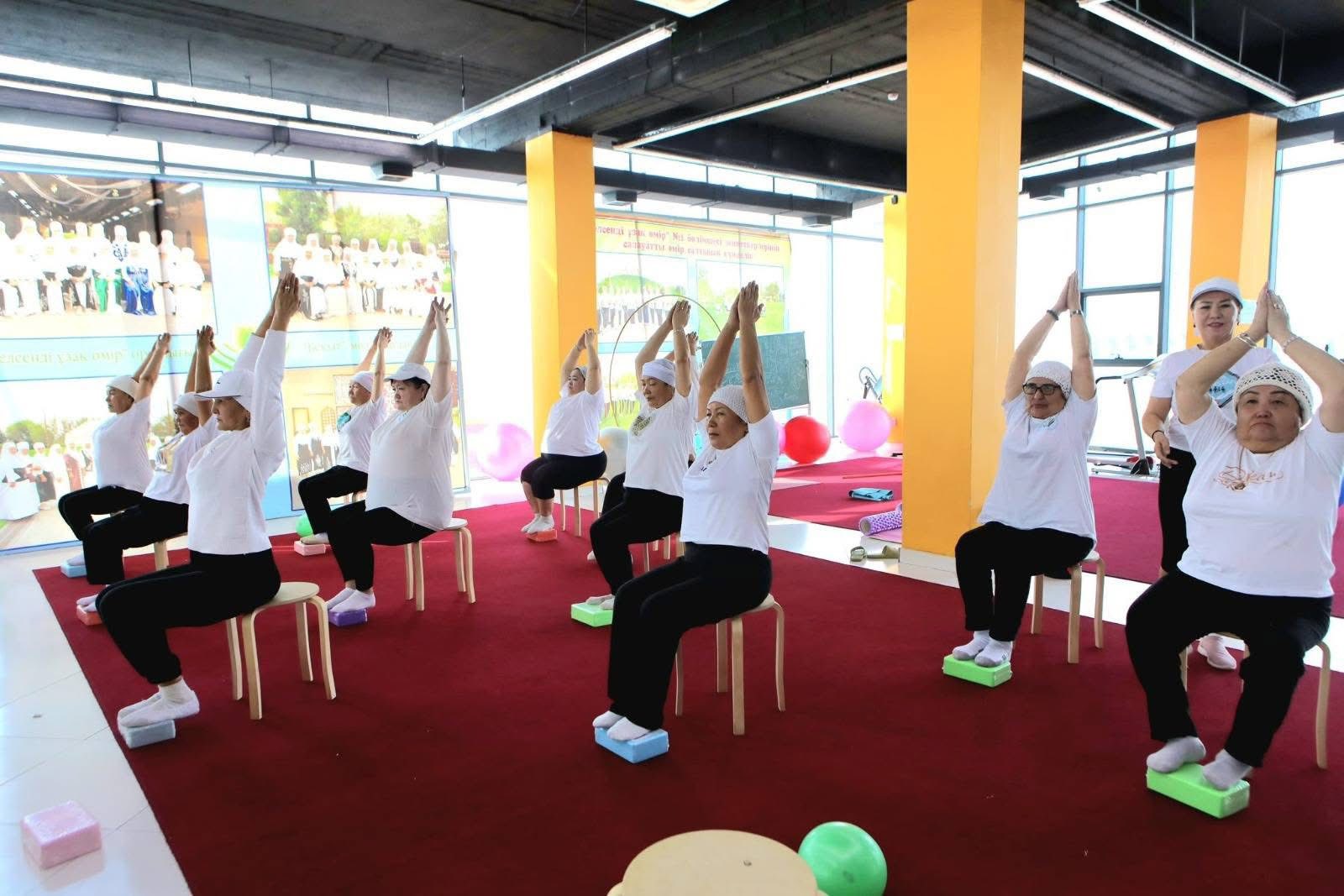 В ТУРКЕСТАНЕ ЦЕНТР АКТИВНОГО ДОЛГОЛЕТИЯ ОБСЛУЖИВАЕТ 5 000 ПЕНСИОНЕРОВ