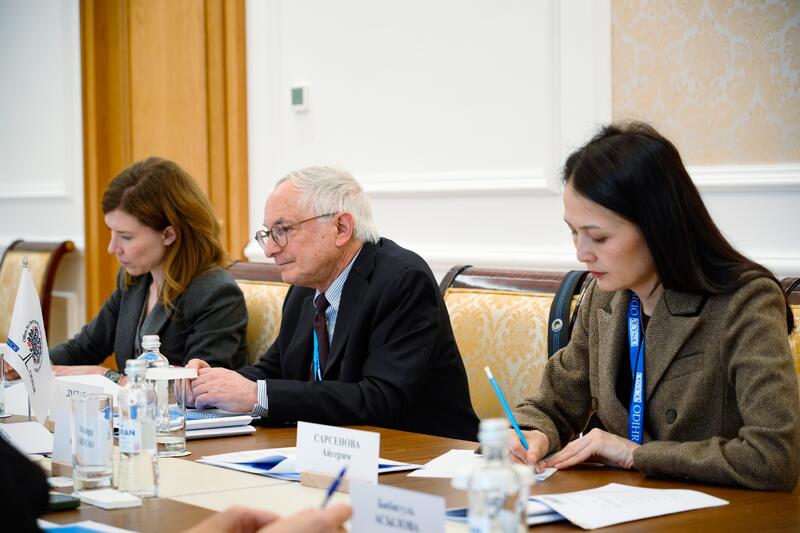 Конституционный Суд посетили международные наблюдатели за референдумом по новой Конституции