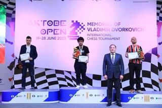 Абсолютным чемпионом международного шахматного турнира в Актобе стал иранец Данешвар Бардия