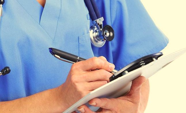 В Атырау более 30 медицинских работников получили социальную поддержку