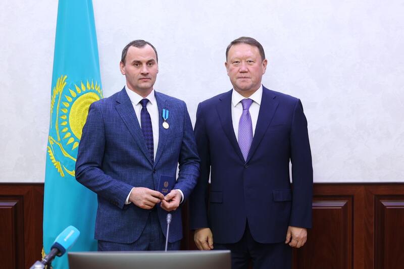 В Костанае состоялось награждение ко Дню машиностроителя и 30-летию Конституции Республики Казахстан