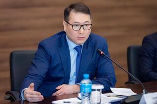 Министр торговли и интеграции РК Арман Шаккалиев провел очередной брифинг и рассказал журналистам о развитии товарных бирж
