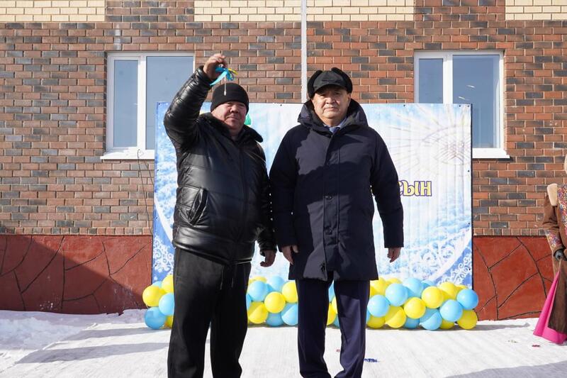 Ключи от новых квартир вручили жителям г. Макинска