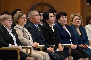 Глава государства: «Учитель должен не только хорошо знать свой предмет, но и уметь применять новые технологии в педагогической практике»