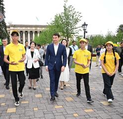 Аким Алматы Дархан Сатыбалды посетил фестиваль «BALA FEST. JARYQ SKILL FEST»