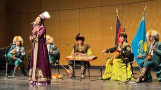 В честь 100-летия Нургисы Тлендиева казахстанская этно-группа «ORDA» покорила публику Франкфурта