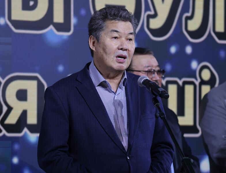 Ербол Карашукеев наградил победителей II республиканского литературного конкурса «Асқақ рухты Әулиеата»