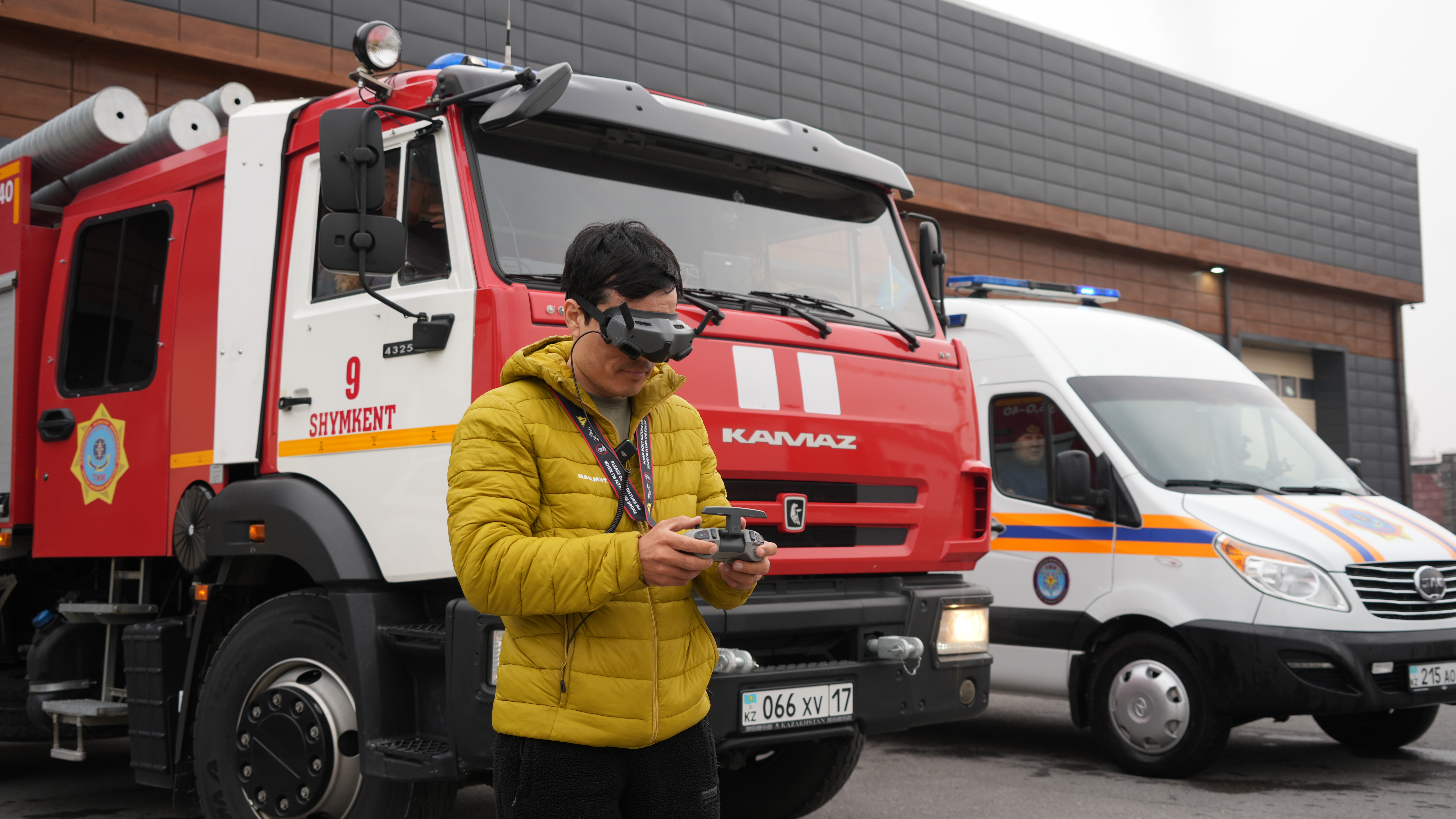 Уступят ли водители дорогу спецтранспорту? МЧС и блогеры проводят социальный эксперимент