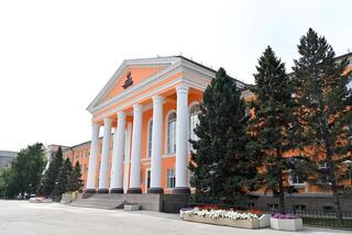 Аким области проголосовал на выборах депутатов Курултая