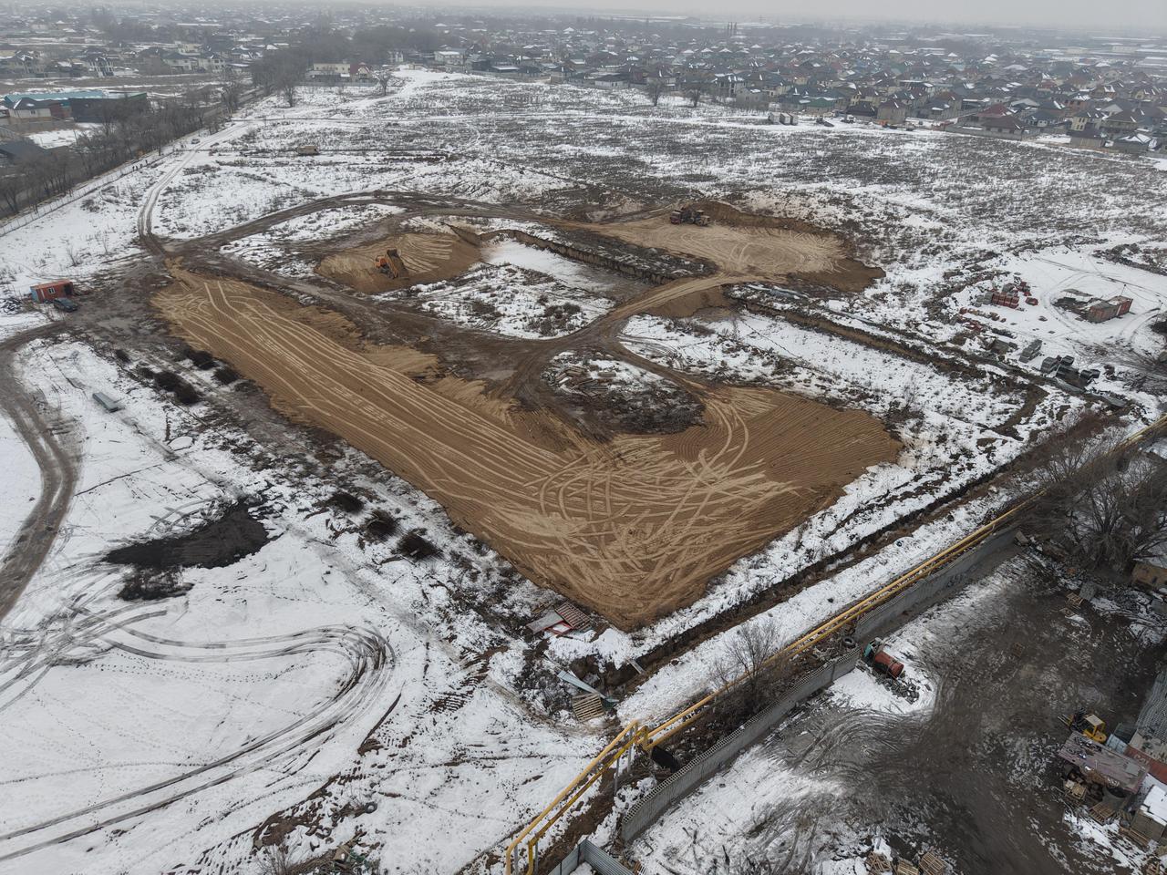 В Алматы приступили к демонтажу незаконного жилого комплекса