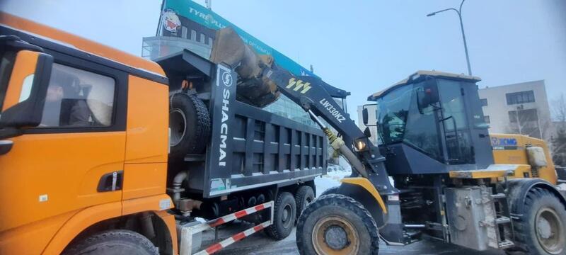 Более 1 300 единиц спецтехники задействованы в снегоуборке в Астане