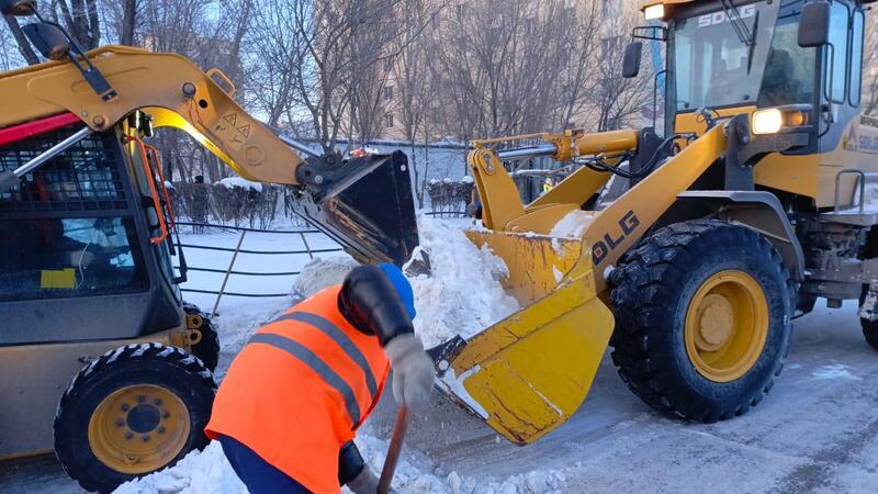 Снегопад в Астане: более 1700 единиц спецтехники задействованы в уборке снега в Астане