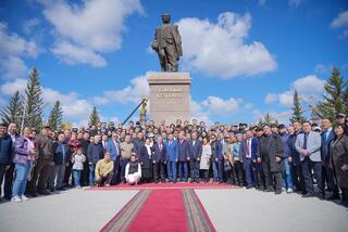 День науки: в Астане состоялась церемония возложения цветов в память о Каныше Имантаевиче Сатпаеве