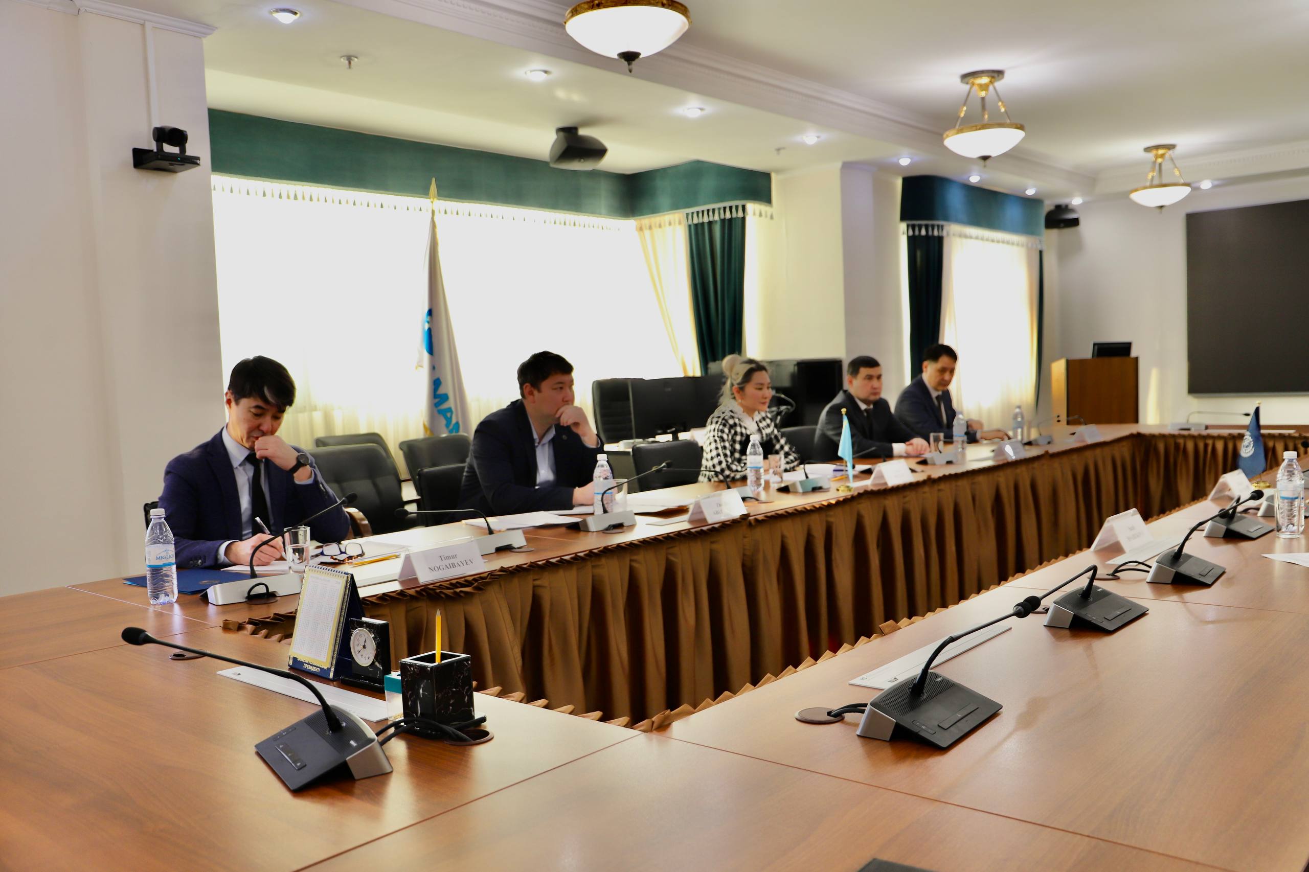 В. Шегай встретилась с представителем МОТ М. Пушкиным