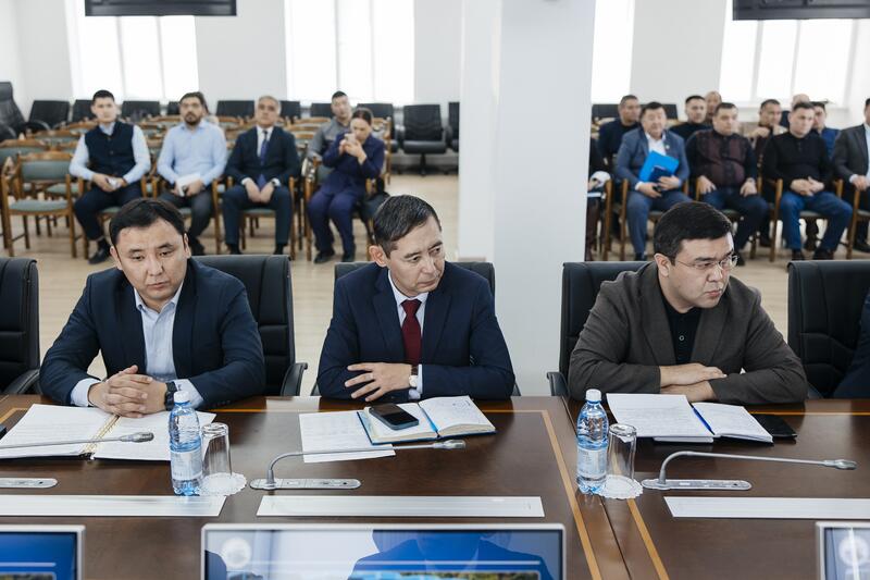 В Атырау состоялось совещание по вопросам развития пассажирских перевозок и расширения маршрутной сети