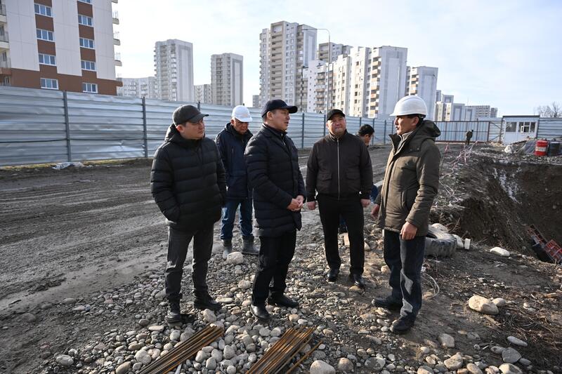Аким города Ернат Бәзіл проинспектировал строительные объекты
