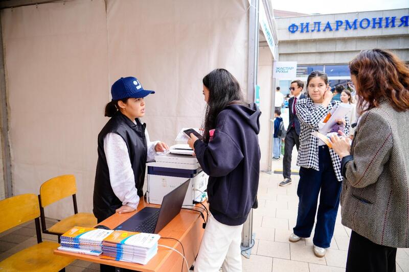 «Жастарға жұмыс»: на ярмарке в Астане было представлено более 1000 вакансий