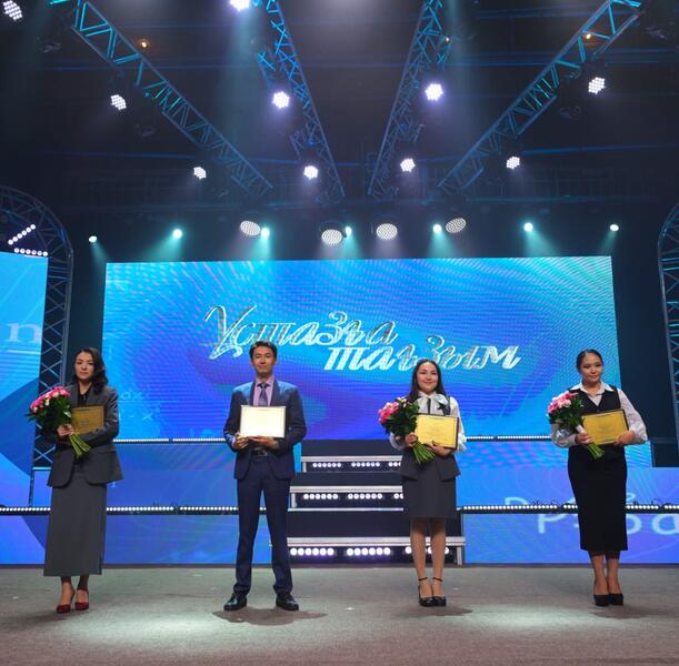 Аким Павлодарской области поздравил учителей с профессиональным праздником