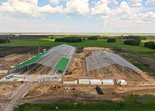 Строительство крупнейшего животноводческого комплекса на 8000 голов КРС продолжается в СКО  