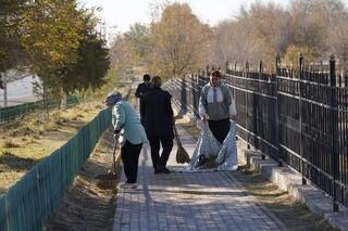 ТУРКЕСТАН: В КАЗЫГУРТЕ ПРОШЁЛ ОБЩЕРАЙОННЫЙ СУББОТНИК