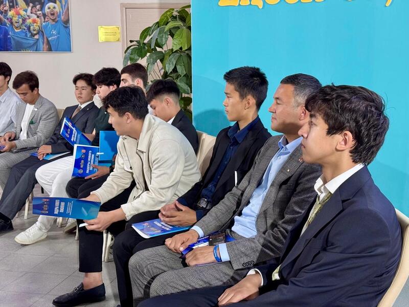 Лидеры нового поколения: открытый диалог с активной молодежью столицы провели в Доме дружбы