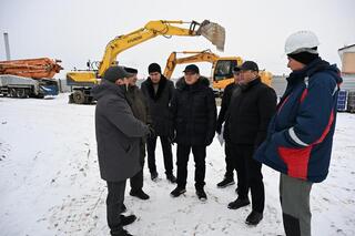 Аким города Ернат Бәзіл посетил строительные объекты