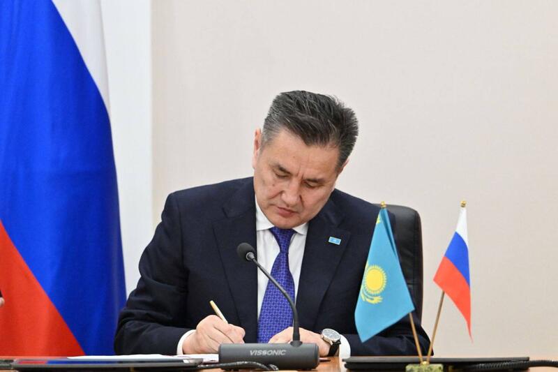 Двустороннее сотрудничество: между ВКО и Алтайским краем подписан протокол договорённостей