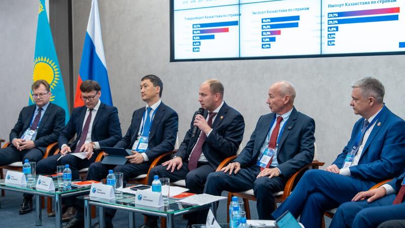 Представители делегации ВКО выступили на XXII форуме межрегионального сотрудничества РК и РФ в Омске