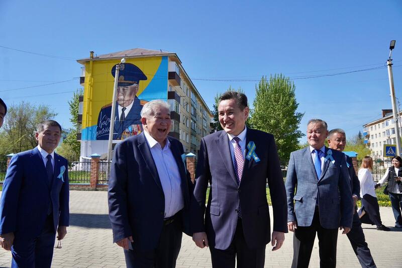 В посёлке Касыма Кайсенова появился мурал, посвященный народному герою