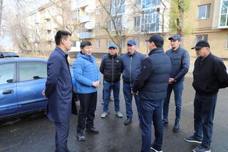 Аким города Ернат Бәзіл посетил объекты строительства и благоустройства в Талдыкоргане