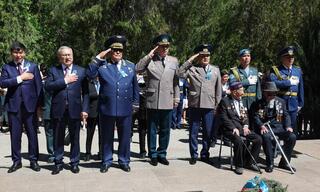 Министр обороны принял участие в торжественных мероприятиях в области Жетiсу