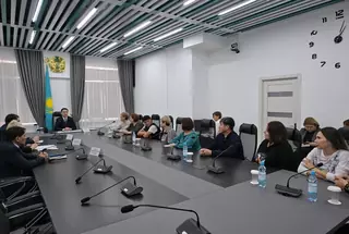 Аким области Асаин Байханов провел личный прием родителей бывших воспитанников центра «Самал»
