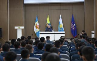 Министр обороны встретился с кадетами нового военно-спортивного колледжа