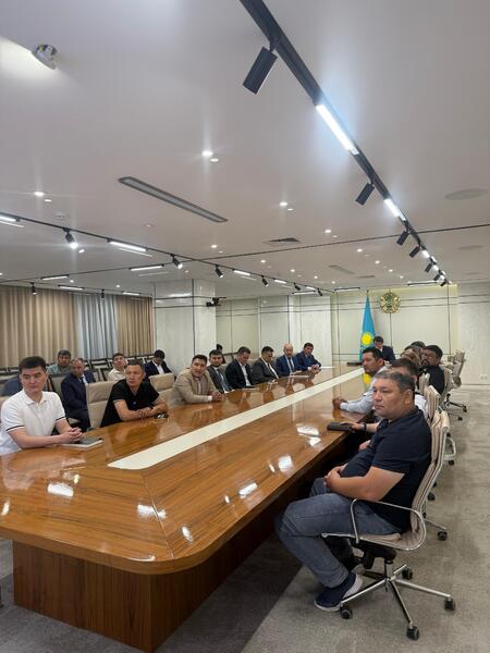 Меры борьбы с несанкционированными свалками обсудили с застройщиками в Астане