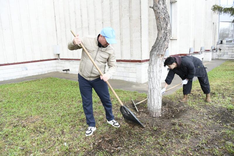 «Таза Қазақстан – наш общий дом»: деятели искусств Астаны провели субботник