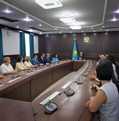 Асаин Байханов наградил лучших экологов, волонтеров и общественников Павлодарской области