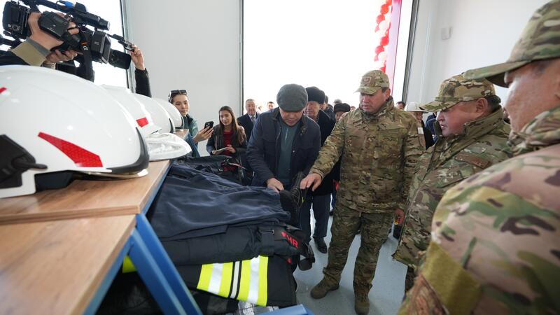 Глава МЧС дал старт работе первого в Казахстане универсального комплекса пожарных, медиков и полиции