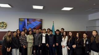 Роль и значение новой Конституции Казахстана обсудили в Астане со студенческой молодежью