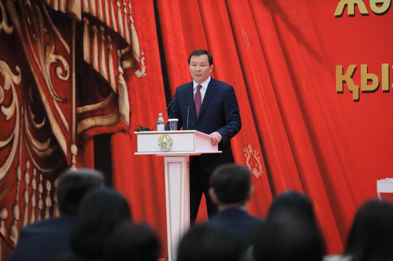 Аким области поздравил работников культуры с профессиональным праздником