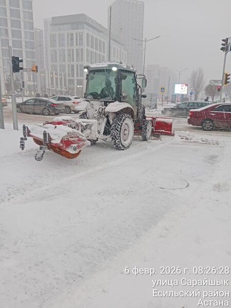 Более 3 000 дорожных рабочих и свыше 1 700 единиц спецтехники задействовано в снегоуборочных работах в Астане
