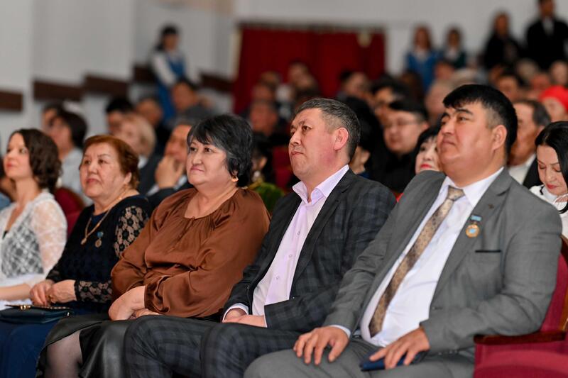 В области Абай чествовали актеров в честь Международного дня театра